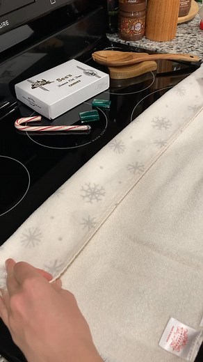 Easy tip for beginners to decorate your kitchen 🎄 | Mamaknowsbetter9