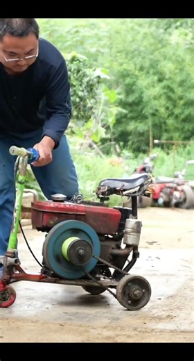 DIY Mini Motorbike from Scrap Engine – Creative Engineering Hack