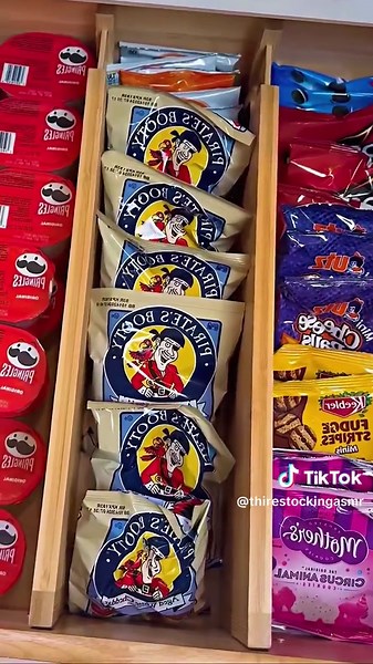 ASMR Random Restocking #asmr #asmrtiktoks #asmrrestock #restock ❤❤❤ #restocking #restockasmr #organized #organizedkitchen #kitchen #kitchenrestock #random #randomrestock #momlife