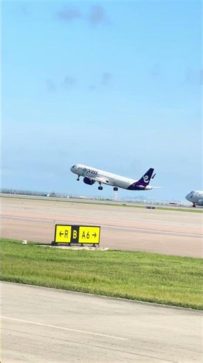 HK Express Airbus 321 takeoff #aircraftmechanic #aviation #planespotting #viral #airplane #fypシ