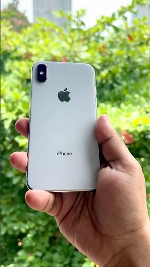 Apple iPhone X, the biggest upgrade to full bezel-less display along with notch. One of my fav 😍