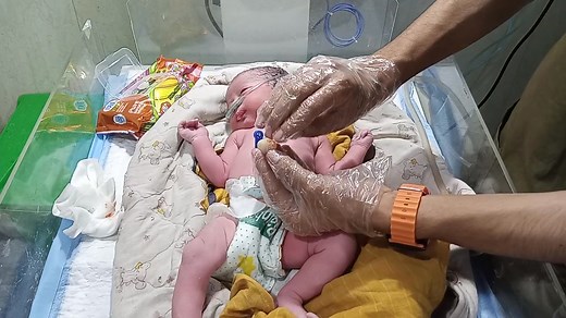 Newborn Resuscitation with Golin Mint _ Emergency Suction & Life-Saving Procedures🩹💯🧪💊💉🌡️ #nicucare #baby #babyvlog #babycare #cutebaby 🧪🩹💊A critical moment in the NICU as our team works swiftly to resuscitate a newborn baby using Golin Mint and advanced medical procedures. From careful suctioning to emergency life-saving techniques, every second counts in giving this little fighter a chance at life. Watch this intense and emotional journey filled with skill, care, and hope. 👶 Includes