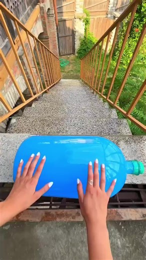 “UK TikTok… Why Is This Bottle Break So Perfect?!”🇬🇧Part 401 | don't mis the end (Part 402) #glassbottle #satisfyingvideos #asmrsounds #asmruk #fypuk