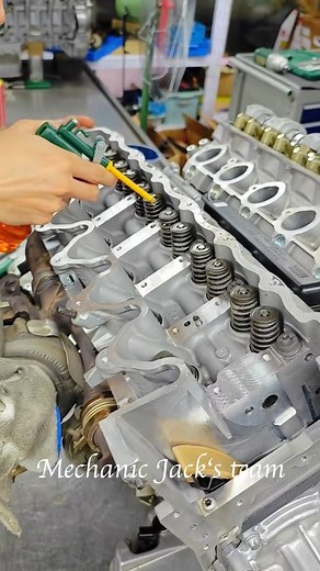 Mercedes S400 Refurbishment #mechanic #mechanicjack #mercedes #refurbishment #engine #overhaul | Mechanic Jack's team