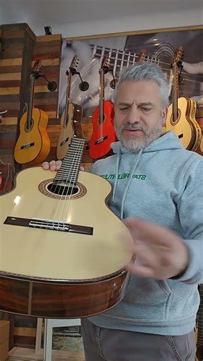 The Antonio de Toledo Santos flamenco guitar is amazing!!