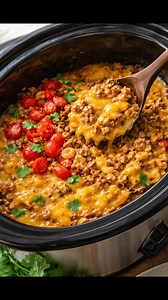 Slow Cooker Ground Beef CasseroleCozy Beef Casserole Delight Ingredients you’ll need: - Ground beef - Pasta - Tomato sauce - Cheddar cheese - Mixed vegetables in Keep following for more irresistible recipes. [Get Full Recipe in C.O.M.M.E.N.T.S 💬 ] ⤵️⤵️⤵️⤵️⤵️ | Recipeshub
