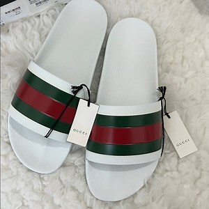 🆕💯% Auth Gucci Slides, Gucci Men’s Rubber Sandals Gucci 11