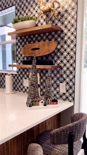 The clubhouse is officially holiday ready! Be sure to stop in and enjoy a hot beverage and take advantage of the holiday workshop in the business suite (starts 12/9) for your gift wrapping needs! 🎁 #CommunityLiving #CommunityEvents #happyholidays2025 ⏰We are open from: 9 AM - 6 PM, Mon - Fri 10 AM - 4 PM, Sat 12 PM - 4 PM, Sun 📞Give us a call: 352-369-4222 to schedule your visit today! | Highlands at Heathbrook Apartments Ocala, FL