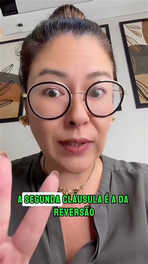 PATRÍCIA SHIMANO | ADVOGADA TRABALHISTA on Instagram: "Pensar no futuro da família também é um ato de cuidado. 🏡 A doação de um imóvel em vida pode evitar conflitos, simplificar a sucessão e trazer tranquilidade para todos, desde que seja feita da forma correta, com as cláusulas certas. Uso do imóvel, proteção patrimonial, segurança em caso de imprevistos e até prevenção de disputas familiares podem ser definidos já na escritura pública de doação, lavrada no Cartório de Notas. E o melhor: esse