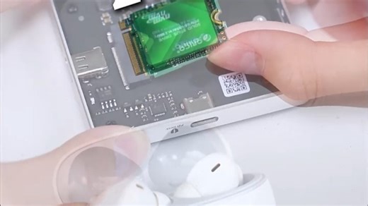 iPhone17扩容扩展一步到位，M2磁吸硬盘盒