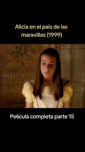 La joven heroína (Tina Majorino) de Lewis Carroll explora una tierra de fantasía al lado de extraños seres. Título: Alicia en el pais de las maravillas (1999). Director: Nick Willing. Fecha: 28 de febrero de 1999 Español latino parte 14 #aliciaenelpaisdelasmaravillas #recuerdosdesbloqueados #infancia
