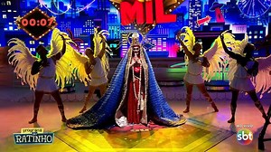 1.1M views · 14K reactions | Com uma performance sensível e super corajosa, a drag queen Antara Gold deixou muitos jurados de boca aberta e alguns bem emocionados.  Será que ela se mantém invicta na competição? 朗 | Programa do Ratinho | Facebook