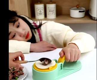 3 In 1 Dumpling Maker Press Kitchen Empanada Maker Press Baozi Bun Mold Manual Pastry Dumpling Wrapper Machine for Chinese Food, Empanada, Ravioli, Pierogi, Hand Pie (Light Blue)