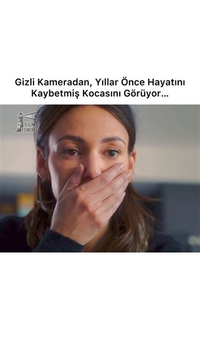 Filmfeneri on Instagram: "Evine yerleştirdiği gizli kameradan, yıllar önce hayatını kaybetmiş kocasını gören bir kadının hikayesi sizi ekran başına kilitleyecek… Gerilim dolu sahneleri, şaşırtıcı sırları ve psikolojik gerilimiyle, her bölümde aklınızı kurcalayacak sorularla dolu. 🕵️ 👀 🎥 Dizi: Fool Me Once 🎞️ Türü: Gerilim, Gizem, Drama 📅 Yapım Yılı: 2024 📺 Platform: Netflix 📽️ Yönetmen: David Moore, Nimer Rashed 🎭 Oyuncular: Michelle Keegan, Adeel Akhtar, Richard Armitage, Joanna Lumley,