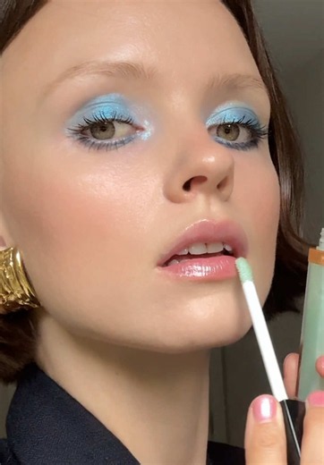 Blue jeans eye makeup — Chanel Eyeshadow Rivage tutorial