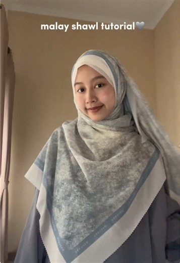 Tutorial Hijab Segi Empat: Gaya dan Teknik Mudah