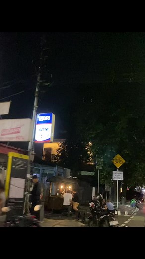 Taylor Swift's 'Style': Lyrics and Nighttime Mood