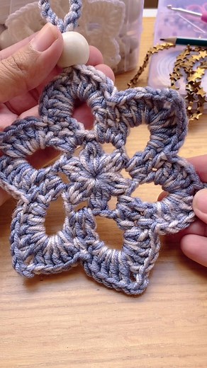 101K views · 1.4K reactions | ✨ Crochet a snowflake in minutes! ❄ Only 3 rows, super easy and quick — perfect for last-minute Christmas decor 臨 #crochet ##christmasmagic #snowflakes | Rodi Crochet Studio | Facebook