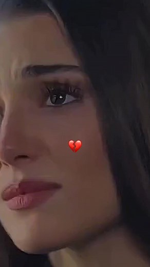 Duygusal Video İzle: Hande Erçel'in Acılı Videoları