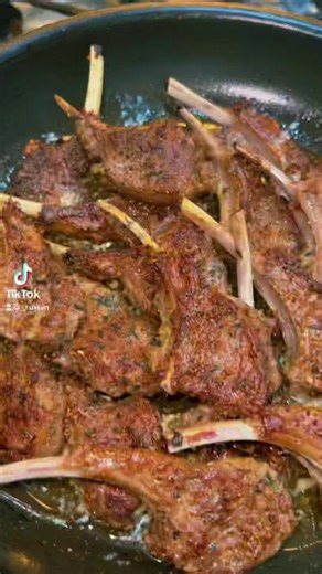 Delicious Pan Seared Garlic Roasted Lamb Chops Recipe