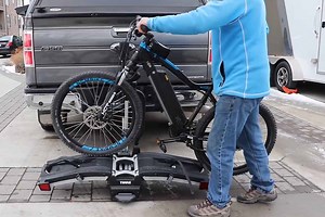 Lift Caddy : l'invention d'un porte-vélo avec élévateur électrique pour transporter les vélos plus facilement