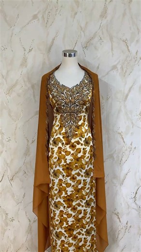 𝔾𝕦𝕝𝕗 𝕄𝕦𝕜𝕙𝕒𝕨𝕒𝕣👗🛍 on Instagram: "Item# LEA AED 260. ( Not Sewed ) Unstitched Fabric Premium Italian Silk with sheila. Fabric : 4 yards x 58 inches width Sheila Dujilal big size. Sheila size : 2 yards x 44 inches width Neck size normally: 7.5 x 7.5 inches Crystal no.6"