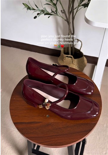 Chunky Heels: Lightweight and Comfy Sandals