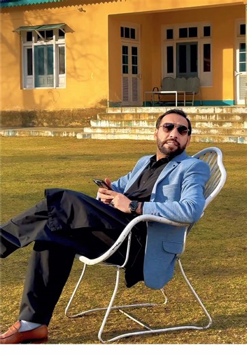 Autumn Loop: Captivating Fall Scenery for Relaxation