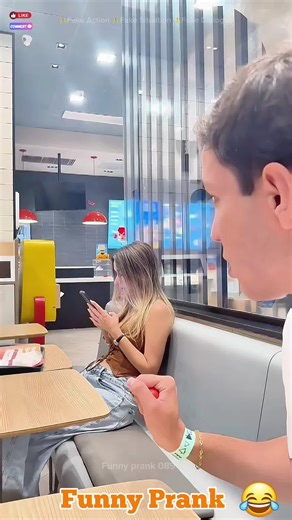 Funny prank 😂 #scareprank#scarecam #scared #scarytiktoks #for #foryour #funny #prank #prankvideo #funnyvideos #funnytiktok #funnymemes #hahahaha