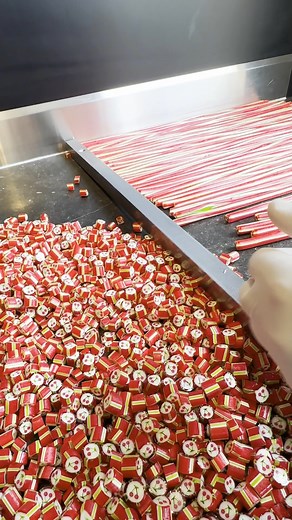 We're making candy 🤤 | Rocks & Rolls Candy