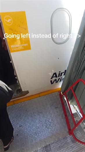 Cockpit Visit on a Lufthansa A321: An Avgeek's Dream