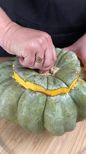 Stuffed pumpkin with ground beef recipe — easy baked pumpkin with savory filling | Super Recipes