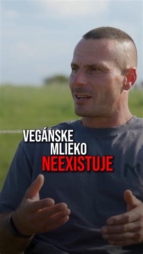 Komentuj “MADONAN” a pošleme ti celý TROSHCAST! Vegánske Mlieko Nie je Mlieko | Marián Sidor Vegánske „mlieko“ v skutočnosti nie je mlieko, ale rastlinný nápoj vyrábaný z orechov, semien alebo obilnín, ako sú mandle, sója či ovos. Na rozdiel od kravského mlieka neobsahuje prirodzene vápnik, bielkoviny ani vitamín B12 v takom množstve, preto sa tieto látky často musia umelo dopĺňať. Hoci môže byť výbornou alternatívou pre ľudí s intoleranciou laktózy alebo etickými dôvodmi, z biologického hľadisk