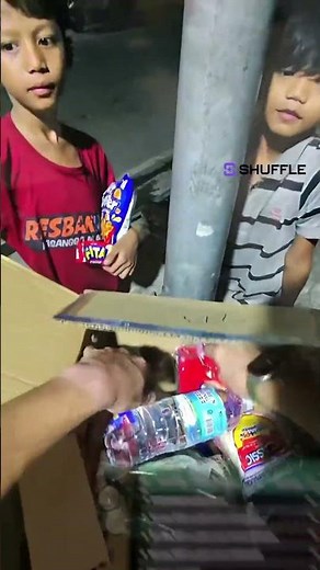Helping homeless kids in the red light district of Cebu 🇵🇭