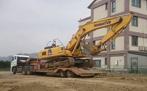 小松KOMATSU PC300-8挖掘机上车