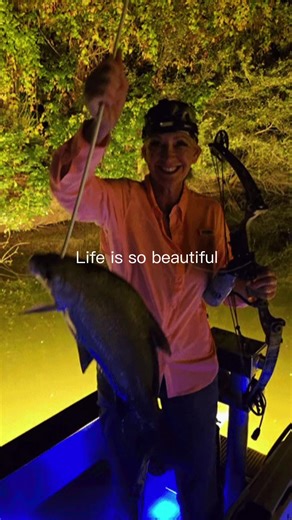 Bow fishing with the Best guide!! #bowfishing #huntress #baddie #unstoppable #outdoorlife @Mark Malfa
