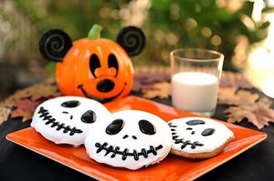 Delicious Jack Skellington Sugar Cookies For This Halloween! | Chip and Company
