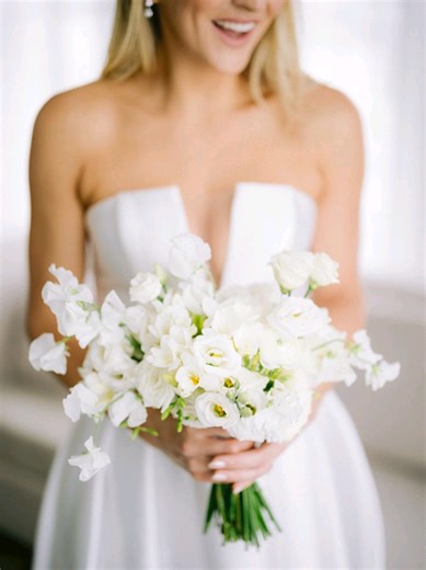 You don't need to know anything about flowers to have breathtaking wedding florals. You just need to know us!⁠ ⁠ We're Good Earth Floral Design Studio, a luxury floral studio with over 16 years of experience serving clients here in KC and beyond. ⁠ ⁠ Not only do we know flowers, we LOVE flowers! We love the way flowers create a luxurious effervescence that is completely unique to you and your wedding day. ⁠ ⁠ Because the beauty of flowers is they can't be 100% replicated. They are created, by th
