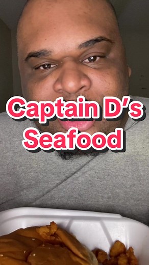Captain D's Seafood Review: Fish Sandwich & Clam Strips