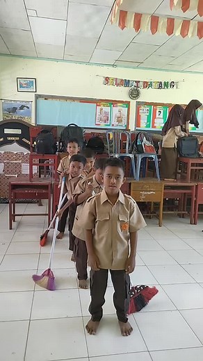 Guru 07 (@_afrida07)’s videos with Pacu Jalur Aura Farming - DJ CHOKO