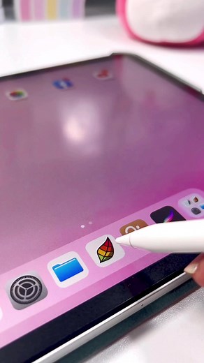 I found this really cute astronaut bear from @pigment_app #ad and I just had to color it! Soooooooooo adorable! And guess what? There are tons of art. Whether you are into cute, portraits or botanicals? They have it. ❤️ •••#adultcoloring #ipadcoloring #ipad #ipadapp #digitalcoloring #pigment #pigmentapp #mommylhey #pixiteapps | Mommy Lhey