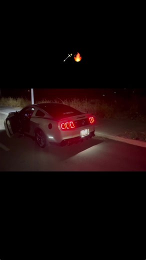 Flamas Impresionantes en Mustang V6
