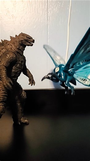 Don't know how to dance #foryou #godzilla #mothra #godzillaactionfigure #hiyatoys
