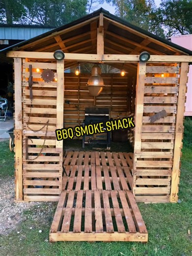 DIY Backyard BBQ Shack with Pallet Grills