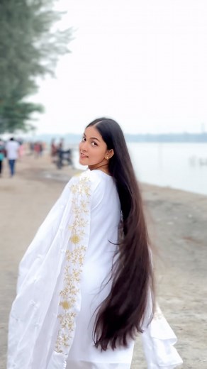 Elma Nur on Instagram: "আমি গোপনে ভালোবেসেছি ✨"