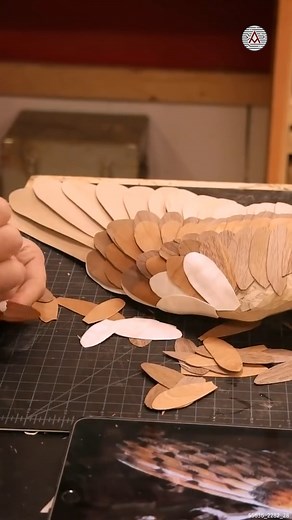 Crafting An Intricate Owl Wings Wooden Sculpture #artgallery #woodworking #beautiful #barnowl | Alm Fab