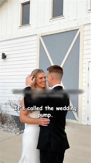 Bride Lifts Weights 5 Minutes Before Walking Down the Aisle… Why?! #youtube #Shorts #wedding #gym
