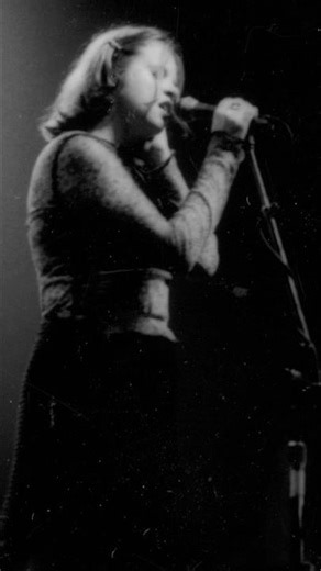 Suzanne talks about her lyrics in 1997 radio interview #dreampop