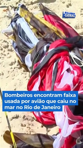 Balanço Geral on Instagram: "A faixa de propaganda usada no monomotor que caiu no mar da Praia de Copacabana, zona sul do Rio de Janeiro, foi encontrada após cerca de 2h do queda do monomotor neste sábado (27). Os bombeiros seguem na busca pelo pilote e possíveis tripulantes a bordo da aeronave. 👉 Veja a cobertura completa no #BalançoGeral em R7.com/balancogeral"