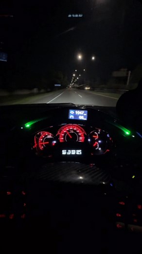 Leocarspeed on Instagram: "Pesona suara mobil banyak sponsor 﫣 #beebotautomotive #fortuner #fortunermodifikasi #beebot #diesel #cumicumidarat #ledpro13 #fortunerindonesia #toyota #rayswheels #brembobrake #airbftsuspension"